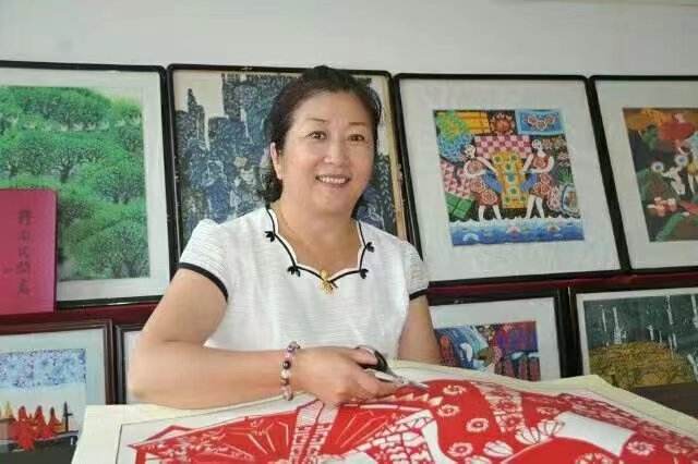 卢凤霞相片