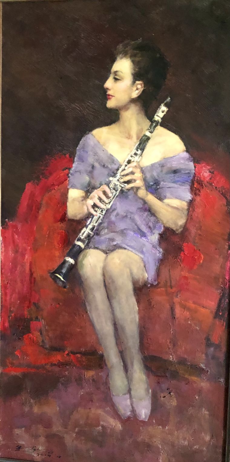 郭北平 《执黑管的女子》 140cmx70cm 布面油画 2022年