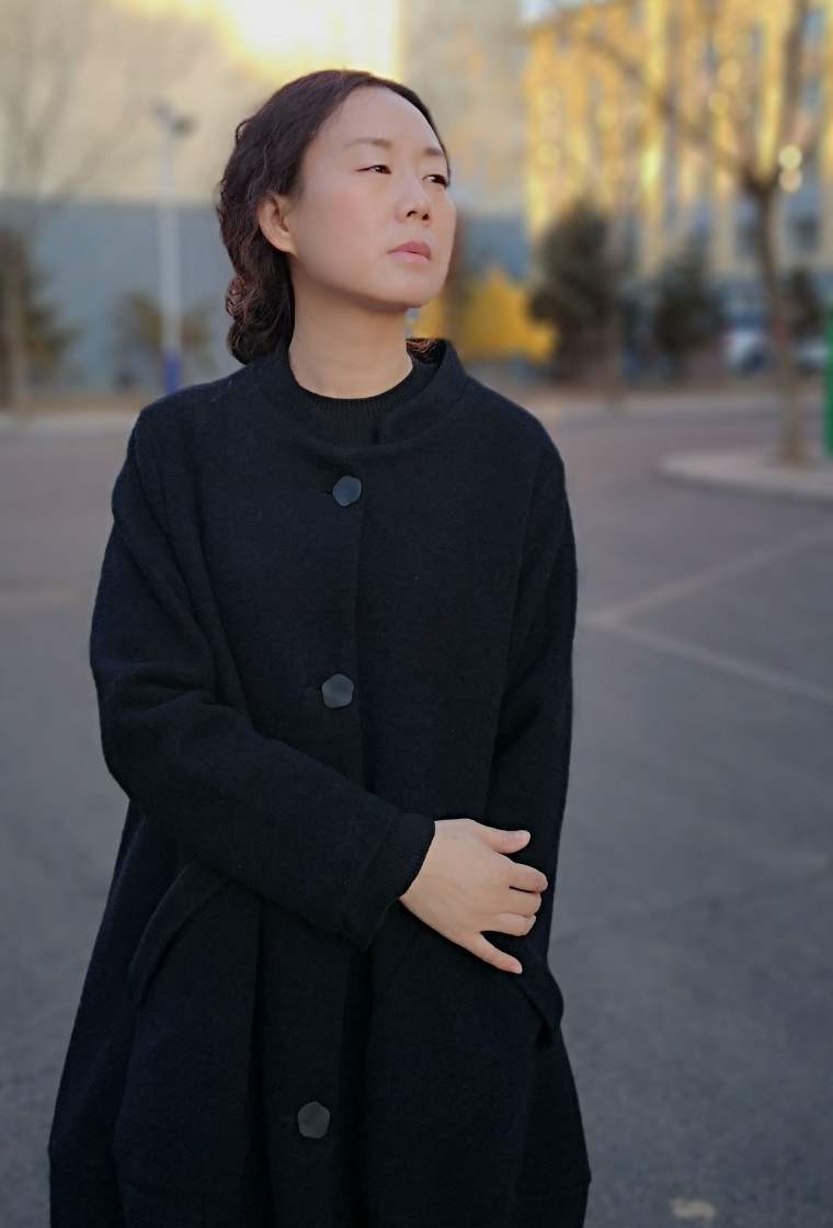颉元芳 的生活照